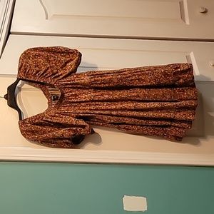 Wild Fable baby doll tunic. Size small. Fall colored floral pattern.